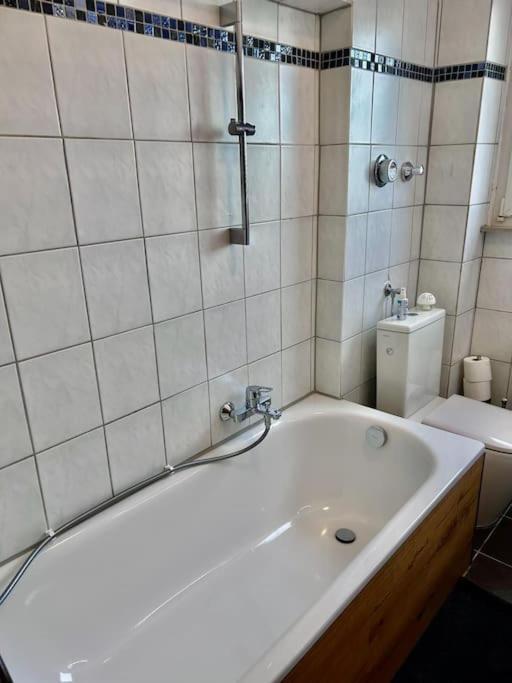 Moderne Ruhige Wohnung Bochum Angebunden Exterior foto